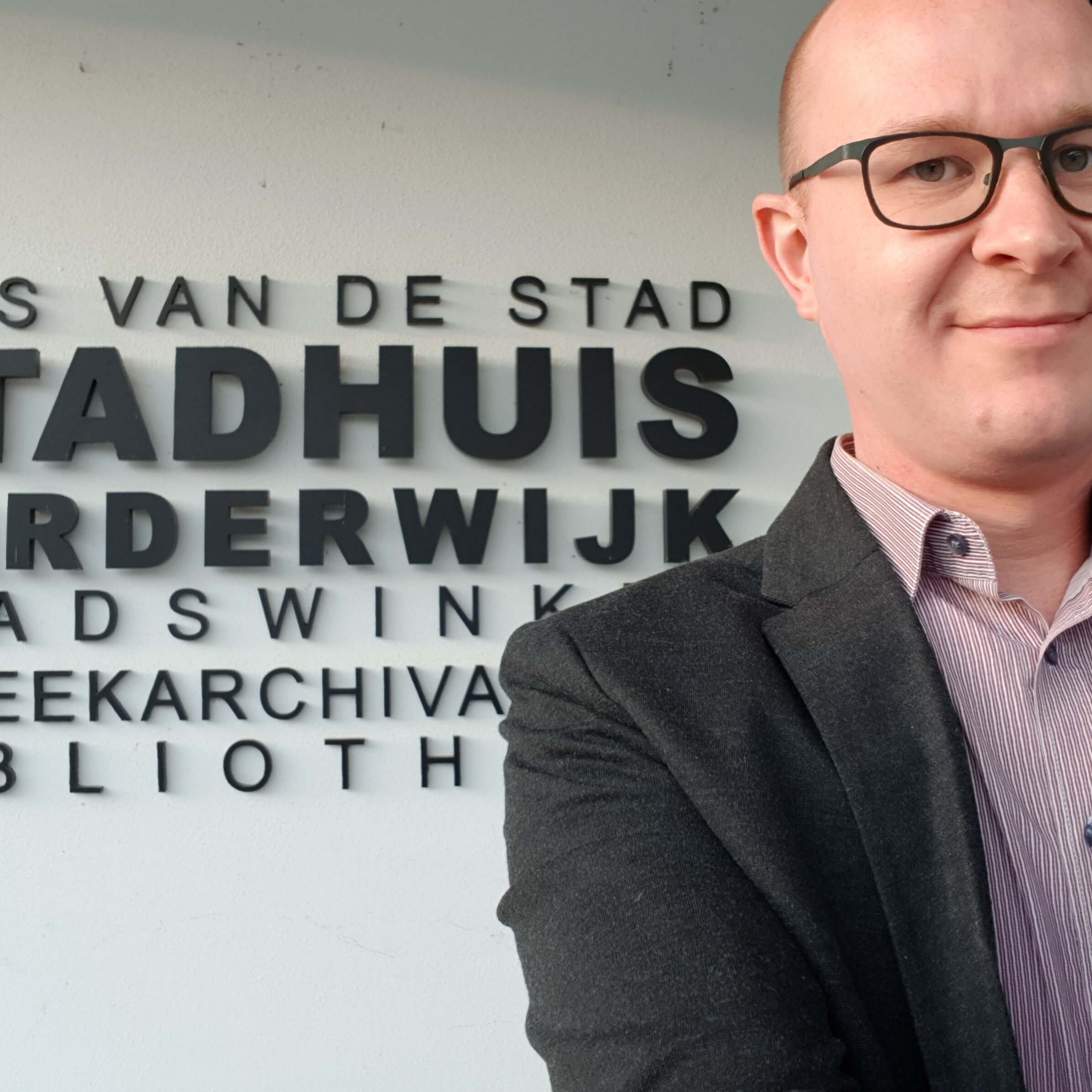 Ralph Stoove ging bij de fractie van de Christen Unie van Harderwijk langs om een pleidooi te geven over de noodzaak van meer openbare toiletten in de Gemeente Harderwijk