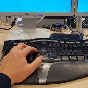 Ziekte-van-bechterew-ergonomisch-toetsenbord-stijfheid-handen-en-vingers