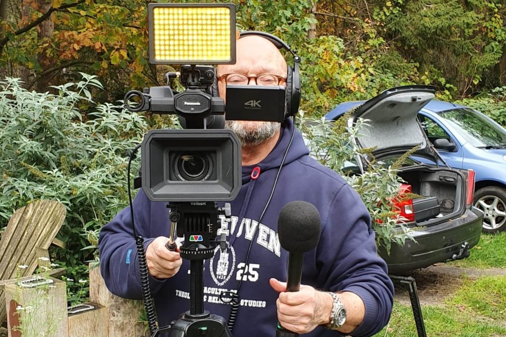 Ralph Stoové in de media betekent dat hij zelf ook voor de camera en microfoon staat om geïnterviewd te worden