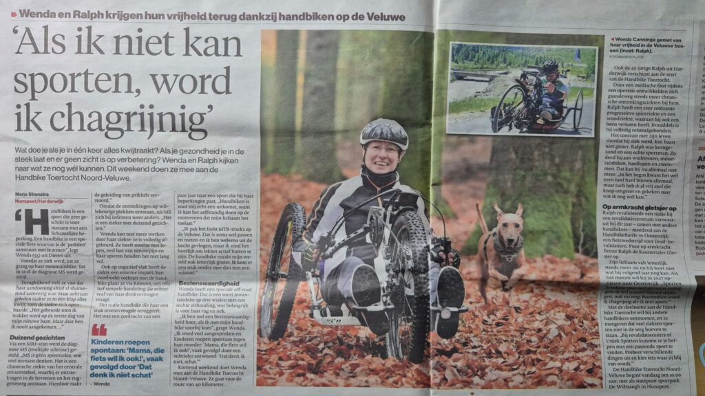 Afbeelding van een artikel in De Stentor van 19-09-2026 met een interview met Ralph Stoové over handbiken en de Noord-Veluwe Handbike Toertocht.